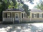 $695 / 3br - 1200ft² - Raeford house for rent (419 west fifth st.