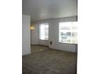 $675 / 2br - **Washer/Dryer INCLUDED**New Carpet**Bay Window**Small Pets OK**
