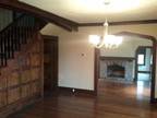 4br - 3400ft² - HUGE 4 bd stone house, amazing location! Pool and fitness room!