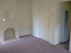 $700 / 1br - Park St One Bedroom with new carpet Hartnell (south salinas) (map)