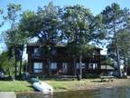 $2500 / 2br - 800ft² - On Main Gull Lake 40ft to water (Squaw Point) (map) 2br