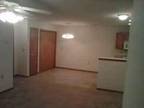 $575 / 2br - 1100ft² - LOOK AT PICS, free cable/internet/utilities