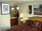 Luxury Homtel Room: Couples/Travelers SAVE $. (The Stain Glass Room: N.E.