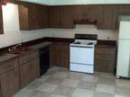 $475 / 2br - Duplex in nice location (715 S. Suburban) (map) 2br bedroom