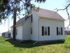 $1200 / 3br - 2ft² - sycamore farm house for rent (26994 brickville road