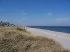 Two bedroom cottage on beautiful Cape Cod beach !