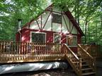 2br - Cozy 2 bedroom cabin nestled in the woods in Pocono lake.
