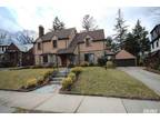 Magnificent Fully Renovated 1-Family Center Hal... - 5br