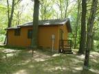 $550 / 2br - Cottage For Rent EAA Oshkosh Airventure or Vacation - Across From
