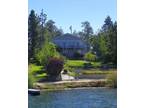 Beautiful lakefront with fishing right out back