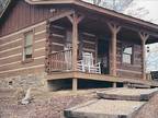 $99 / 1br - Mountain Log Cabin with spectacular views, Hot Tub & near Waterfalls
