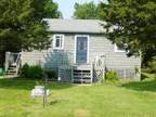 $1400 / 4br - 1100ft² - Misquamicut Walk to Beach Cute Cottage (Westerly