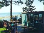 $225 / 3br - BEACH HOUSE NO-BANK WITH PRIVATE BEACH AND HOT TUB (OLYMPIC COAST)