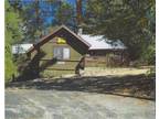 Cozy Cabin Walking Distance to Lake and Shops!