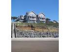 Beach Cottages in Lincoln City - head to the coast and enjoy 7 miles of sandy