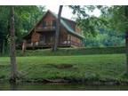 3br - The "Fishin Hole" Cabin on the "Little River" in Townsend, TN (Townsend
