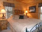 $150 / 4br - 2400ft² - Log Cabin with View - Hot Tub, 61 Inch TV