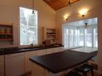 $125 / 2br - 800ft² - Willowview cabin, sleeps 4, modern, pellet stove