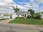 Single Family Home in Cedar Rapids from HUD Foreclosed