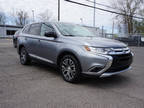 2017 Mitsubishi Outlander ES