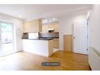 4 bed Mid Terraced House in Leeds for rent