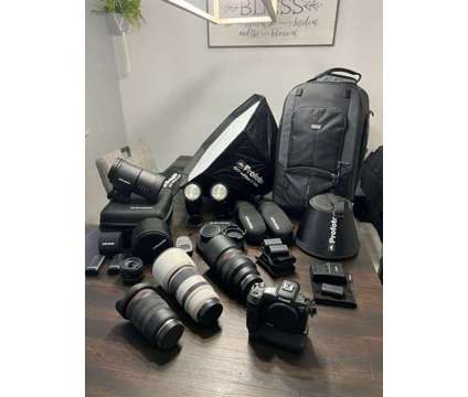 Canon EOS R5 Mirrorless Camera W Canon RF 70-200mm F2.8 L IS USM is a Canon Cameras for Sale in Canal Street NY