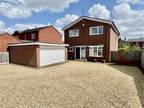 5 bedroom in Stone Staffordshire ST15