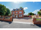 6 bed Detached House in Bolton for rent
