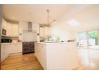 3 bed Detached House in Beckenham for rent