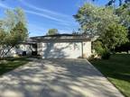 Schaumburg 2BR 2BA, Well cared for Duplex Ranch unit in