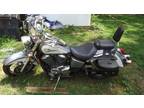 01 Honda Shadow ACE Deluxe 750 27K miles, windshield new seats