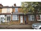 2 bed Mid Terraced House in Watford for rent