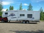2005 Keystone Cougar 5th Wheel 32 ft with Polar Package -
