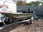 2004 Crestliner 12 foot flat bottom duck boat -