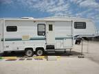 REDUCEDone owner 27 ft Legacy 5th wheel camper -