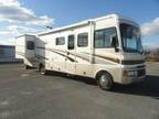 2005 Fleetwood BOUNDER 32W~32FT~WORKHORSE~CHEVY 8.1~SLEEPS 6~CLEAN~ -