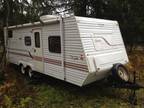 2000 Jayco Qwest pull behind travel trailer -