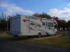 2006 Four Winds Fun Mover Toyhauler 31' Class C Great Condition