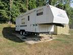 2002 Skyline Nomad Scout 5th Wheel in New Paris, OH