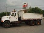 $9,500 Used 2000 INTERNATIONAL 4900 T/A DUMP for sale.