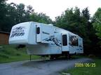 2004 Montana fifth wheel camper -