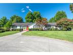 Knoxville, Well maintained 4Br 3Ba basement rancher in
