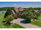 Louisville 4BR 3.5BA, Live your best lake life in this