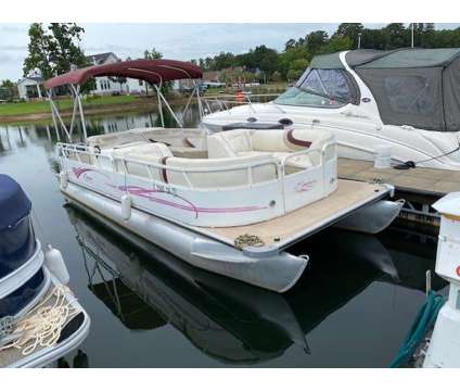 2013 Bentley 240 Cruise w/ 115 Yamaha. No trailer is a 2013 Pontoon &amp; Deck Boat in Columbia SC