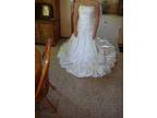wedding dress never used or altered! - $325 (oskaloosa)