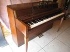 Wurlitzer Spinet 88 Key Piano. Very Good Condition