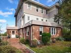 270 8th Ave #7, Sea Cliff, NY 11579