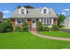 438 Lucille Ave, Elmont, NY 11003