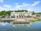 89 River Rd #201, Greenwich, CT 06807