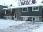 Eastview Renovated 1144 Sq Ft Bilevel with Ensuite
